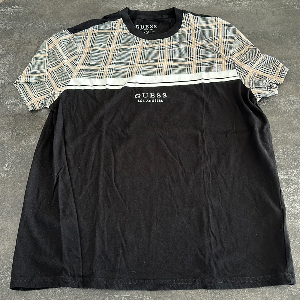 GUESS t-shirt
